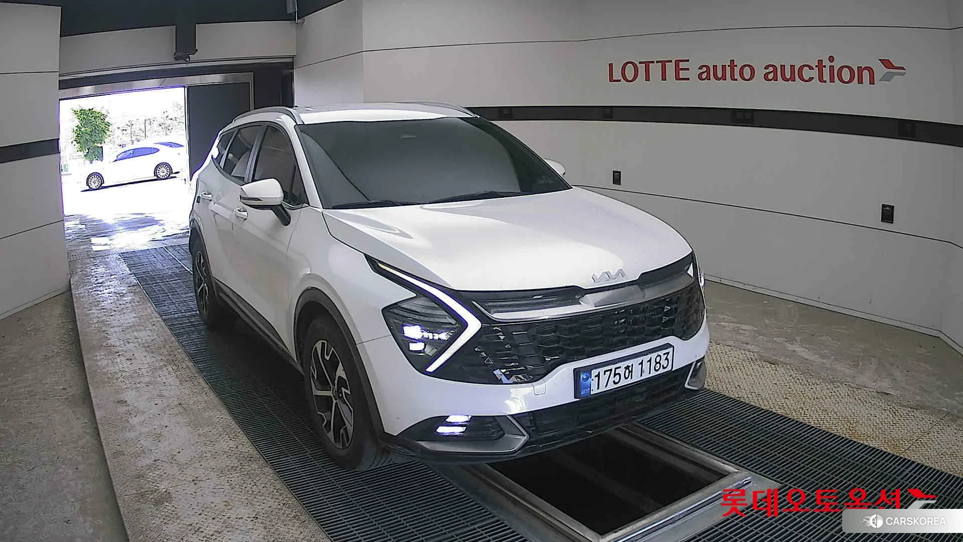 Kia Sportage Hybrid 2023 Snow White Pearl (optional) из Кореи, фото 6