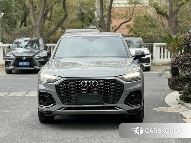 Audi Q5L Sportback 2021 Серебристо-серый из Китая, фото 6