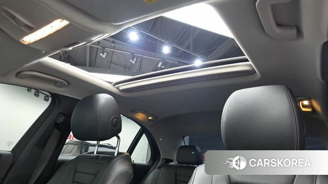Mercedes-Benz E-Class W213 2018 Белый из Кореи, фото 6