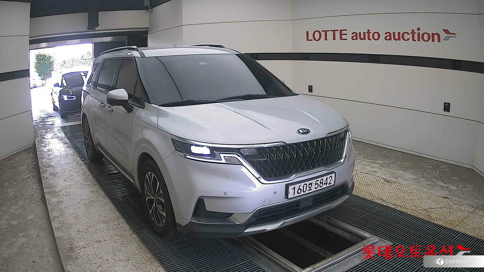 Kia Carnival 2021 Silky Silver из Кореи, фото 6