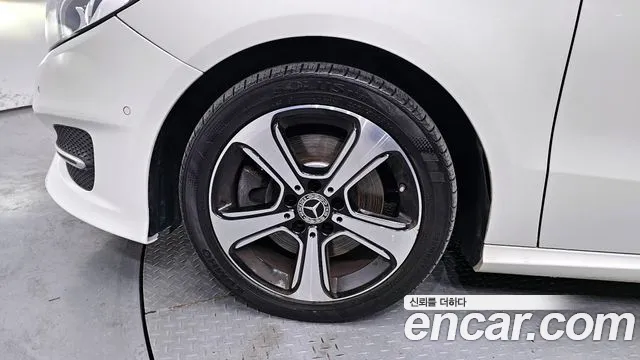 Mercedes-Benz B-Class W246 2018 Белый из Кореи, фото 6