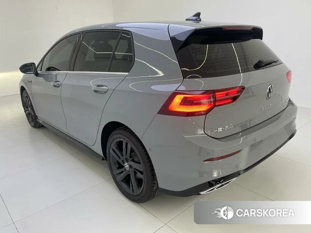Volkswagen Golf 2023 Темно-серый из Китая, фото 6