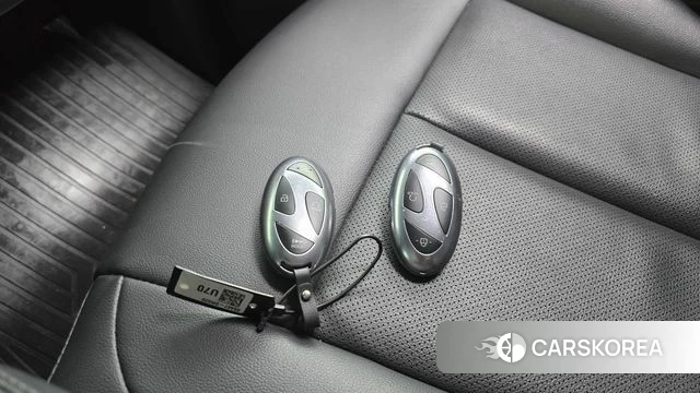 Hyundai Staria 2025 Серебряный из Кореи, фото 6