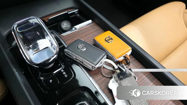 Volvo XC60 second Generation 2024 Серебряный из Кореи, фото 6