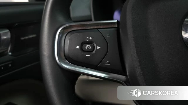 Volvo XC40 2023 Белый из Кореи, фото 6
