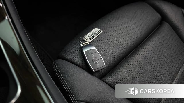 Mercedes-Benz GLC-Class X253 2020 Белый из Кореи, фото 6