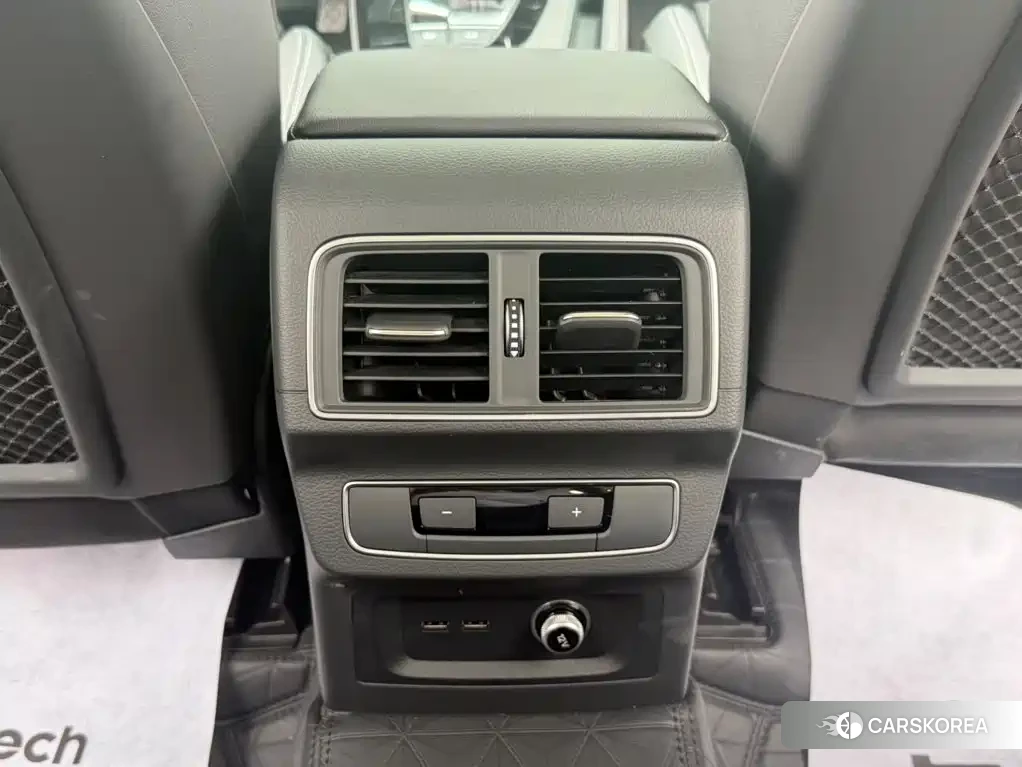 Audi Q5L 2022 Белый из Китая, фото 6