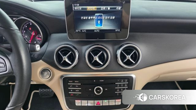 Mercedes-Benz GLA-Class X156 2019 Белый из Кореи, фото 6