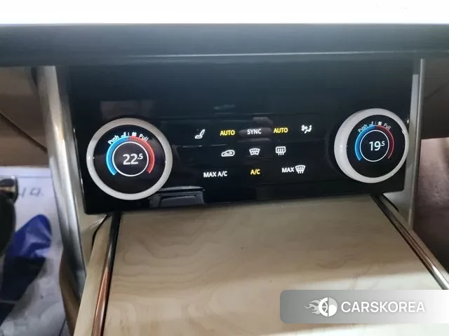 Land Rover Range Rover 5th Generation 2023 Белый из Кореи, фото 6