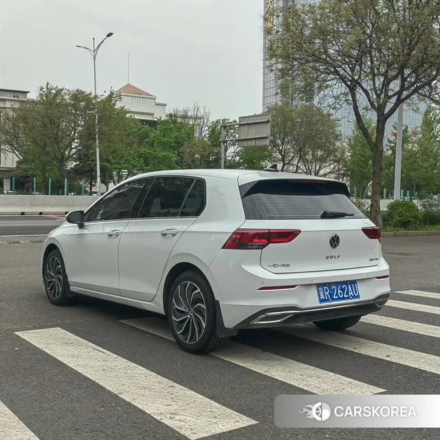 Volkswagen Golf 2024 Белый из Китая, фото 6