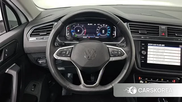Volkswagen Tiguan second Generation 2023 Белый из Кореи, фото 6