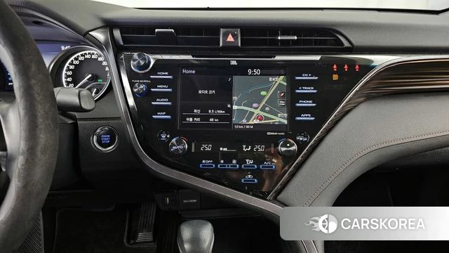 Toyota Camry (XV70) 2020 Белый из Кореи, фото 6