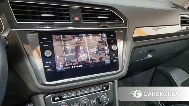 Volkswagen Tiguan second Generation 2020 Белый из Кореи, фото 6