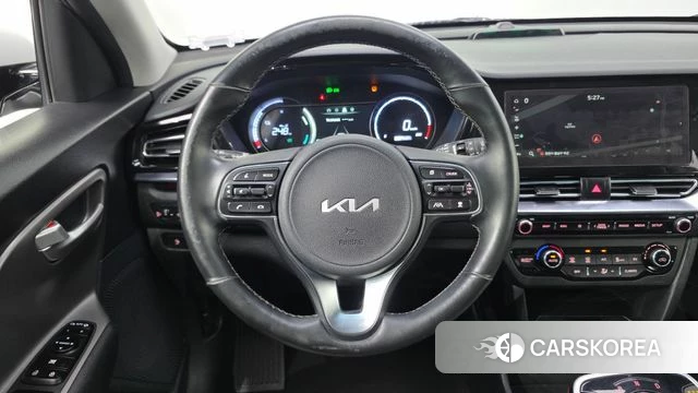 Kia Niro Plus 2022 Серебряный из Кореи, фото 6