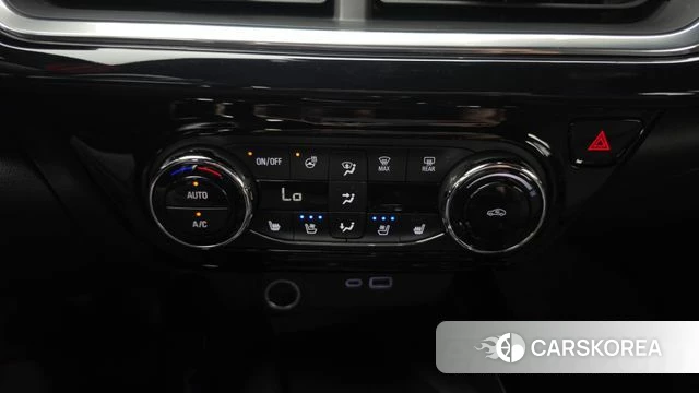 Chevrolet (GM Daewoo) Trax Crossover 2023 Белый из Кореи, фото 6