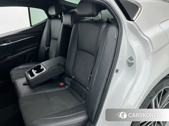 Toyota Camry 2024 Белый из Китая, фото 6