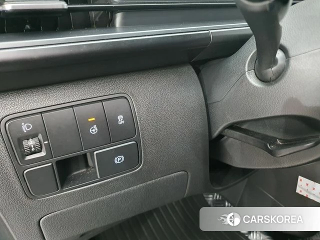 Hyundai Staria 2023 Серебристо-серый из Кореи, фото 6