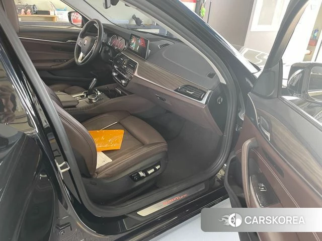 BMW 5 Series (G30) 2018 Черный из Кореи, фото 6