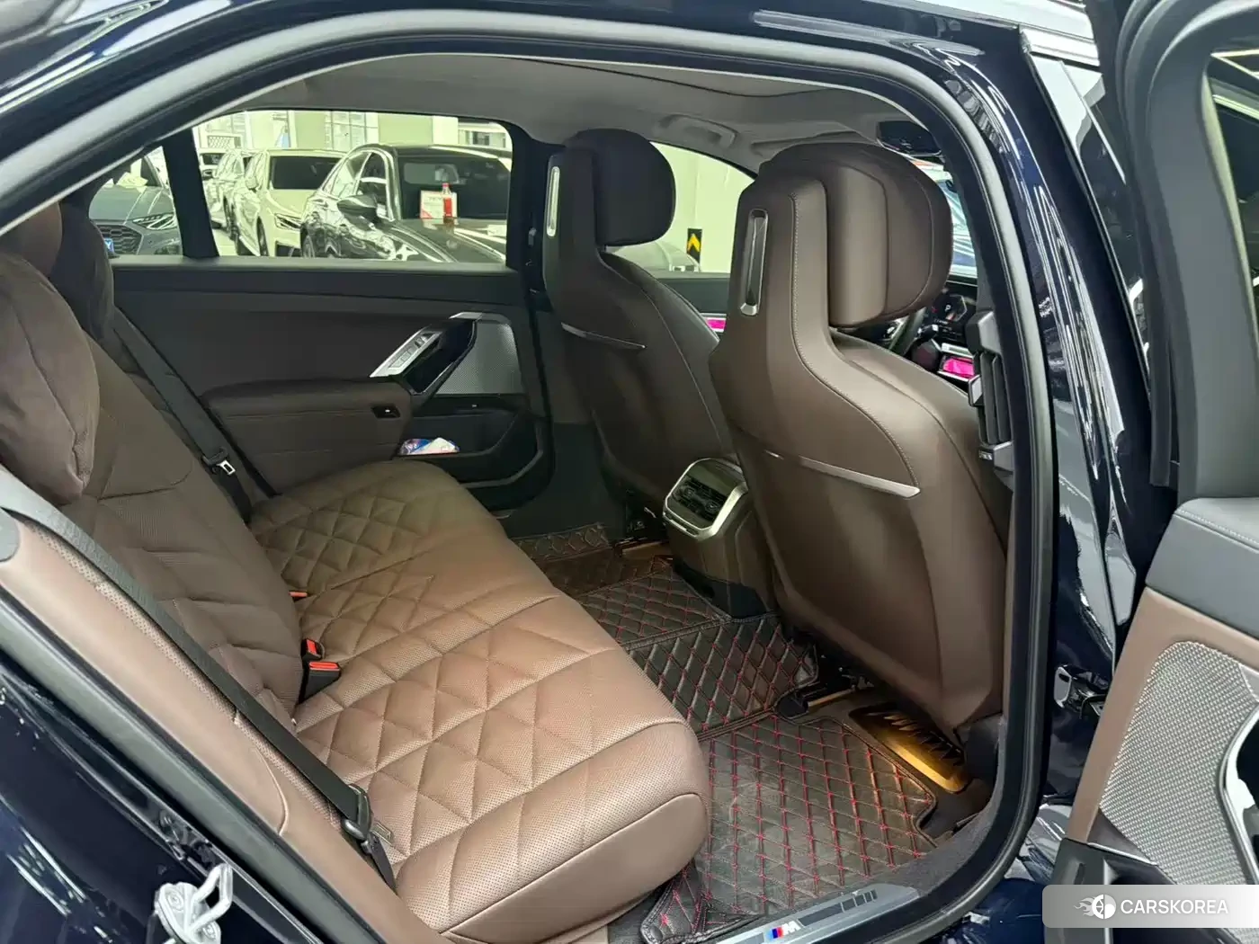 BMW 7 series 2023 Черный из Китая, фото 6