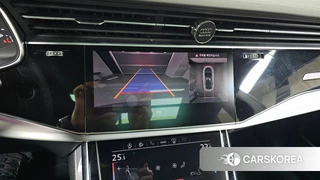 Audi Q8 (4M) 2023 Серебристо-серый из Кореи, фото 6