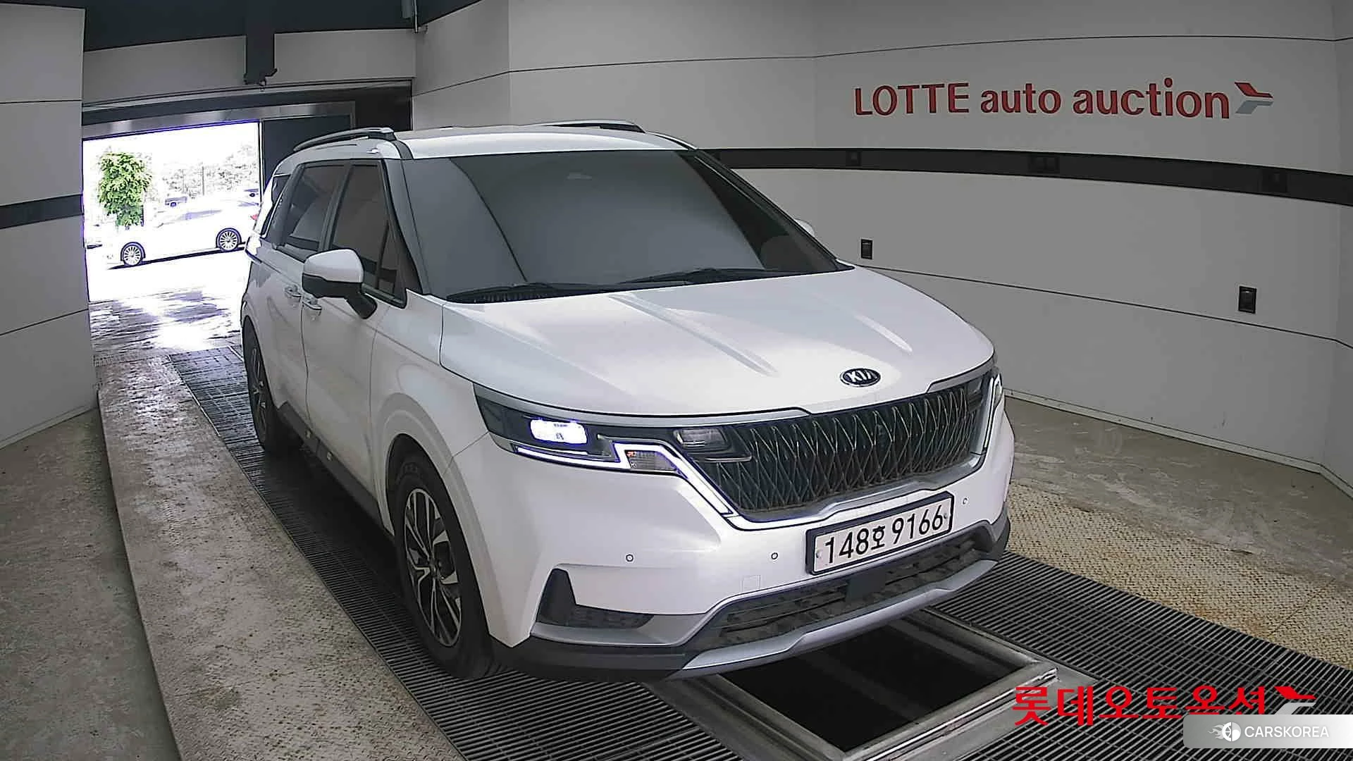 Kia Carnival 2021 Snow White Pearl (optional) из Кореи, фото 6