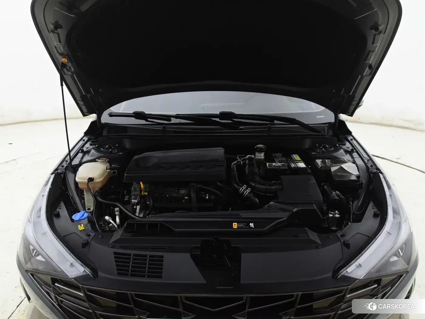 Hyundai Elantra 2023 Silver/gray из Китая, фото 6