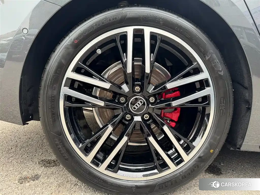 Audi A5L 2026 Silver/gray из Китая, фото 6