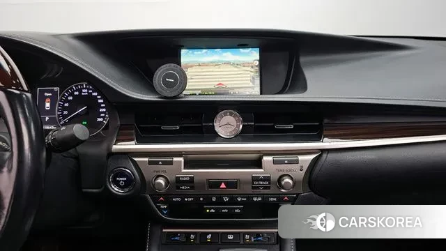 Lexus New ES300h 2018 Серый из Кореи, фото 6