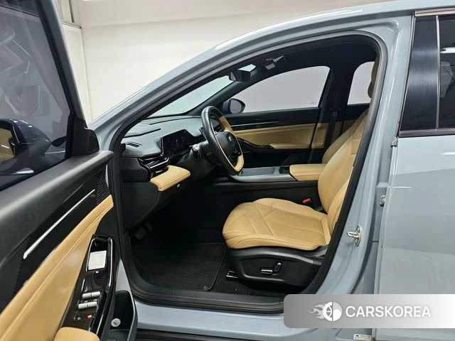 Geely Galaxy Galaxy L6 2023 Серебристо-серый из Китая, фото 6