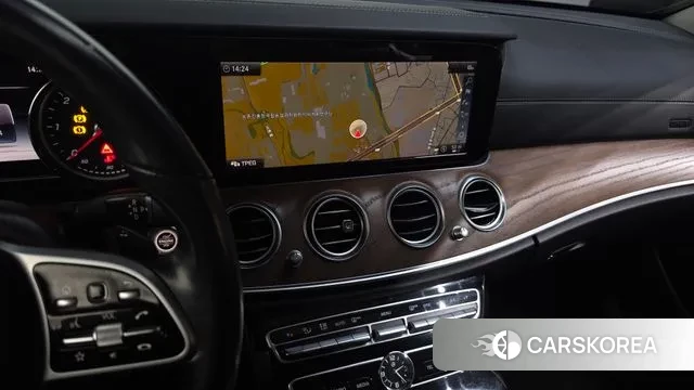 Mercedes-Benz E-Class W213 2019 Черный из Кореи, фото 6