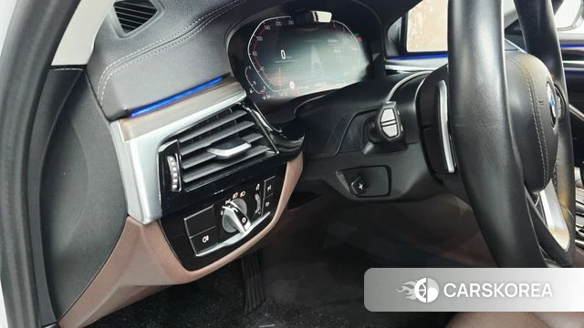 BMW 5 Series (G30) 2021 Белый из Кореи, фото 6