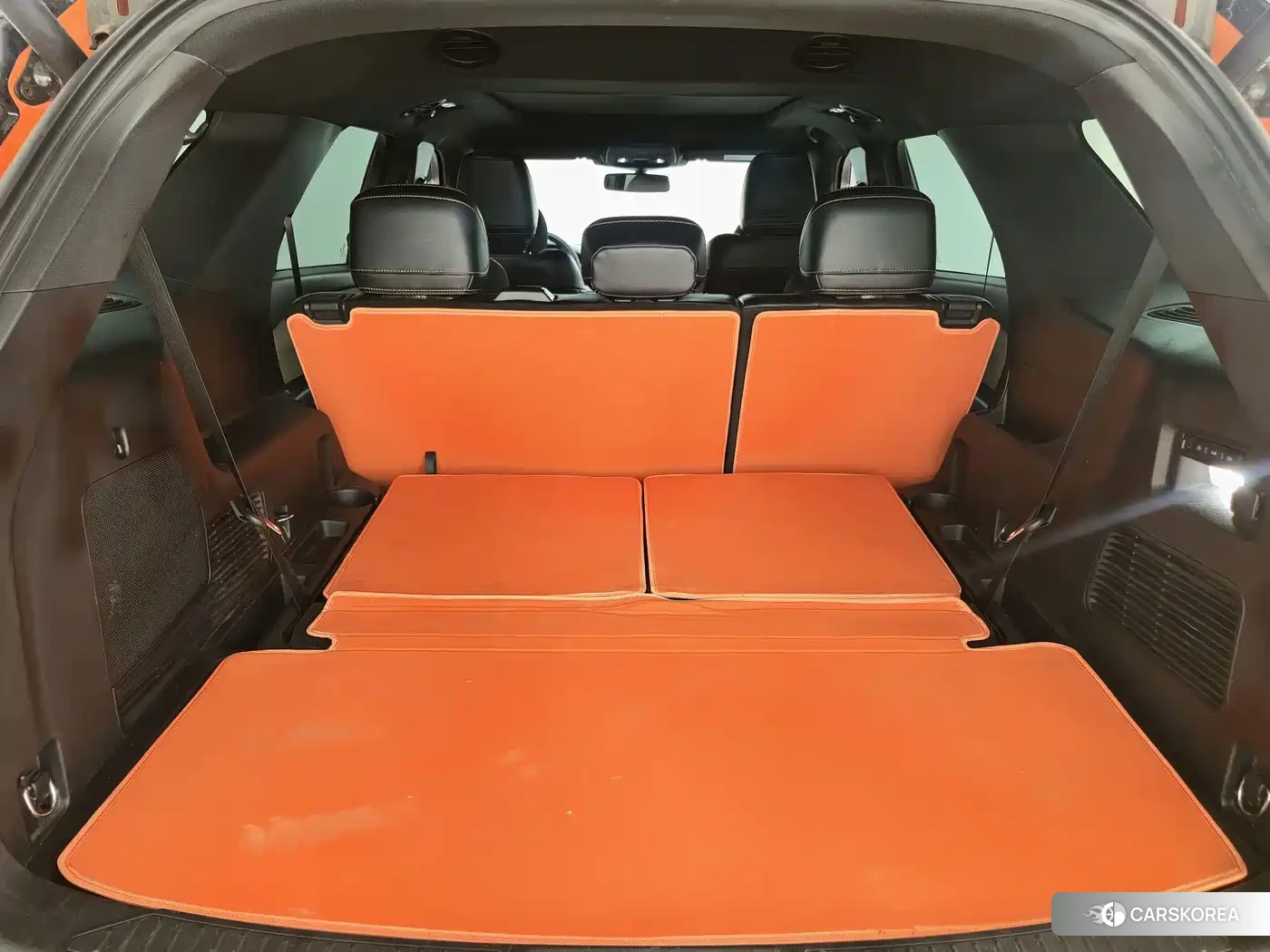 Ford Explorer 2023 Yellow/orange из Китая, фото 6