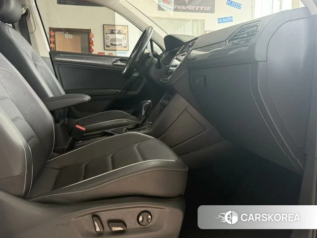 Volkswagen Tiguan L 2021 Белый из Китая, фото 6