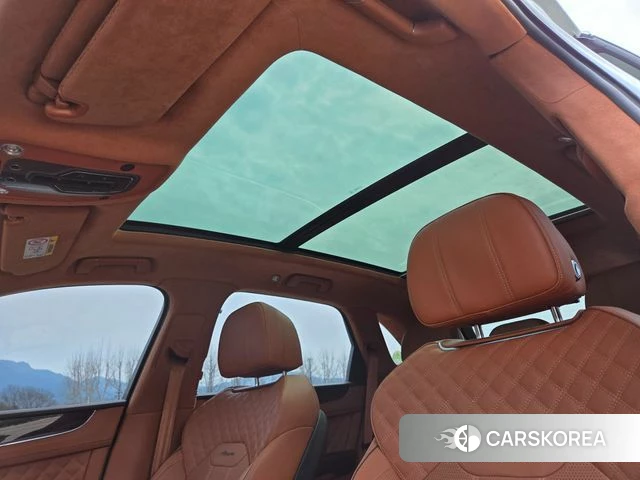 Bentley Bentayga 2023 Белый из Кореи, фото 6