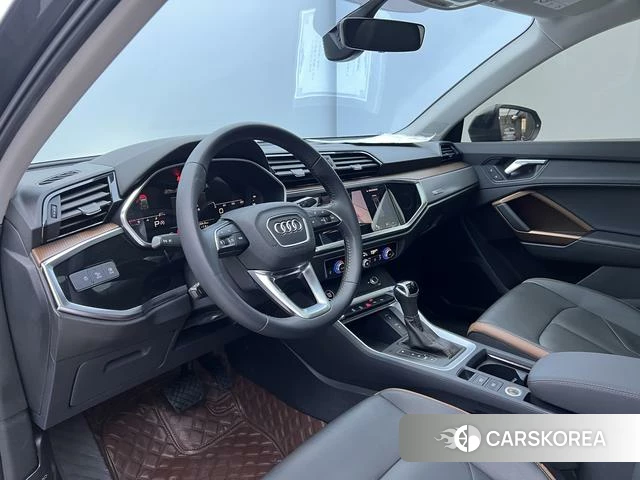 Audi Q3 2022 Темно-серый из Китая, фото 6