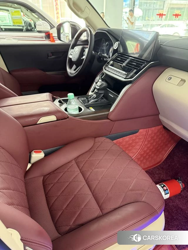 Toyota Land Cruiser (imported) 2025 Белый из Китая, фото 6