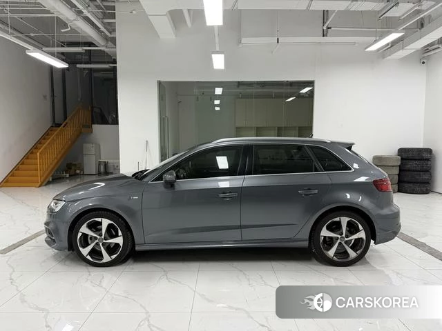 Audi A3 2018 Темно-серый из Китая, фото 6