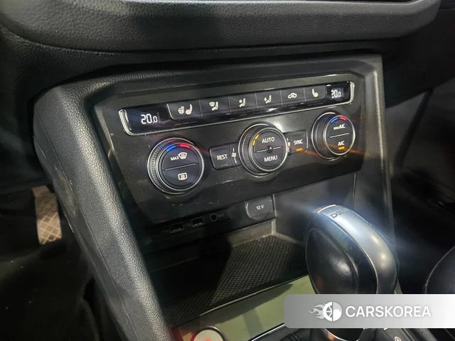 Volkswagen Tiguan second Generation 2018 Серебристо-серый из Кореи, фото 6