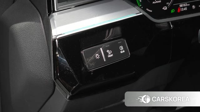 Audi e-Tron 2020 Белый из Кореи, фото 6