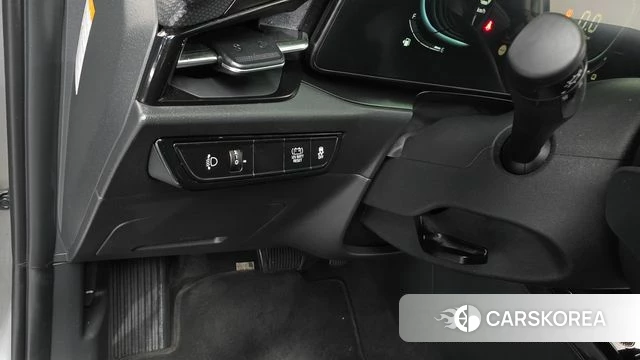 Kia Di Ol Nu Niro 2022 Серебристо-серый из Кореи, фото 6