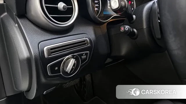 Mercedes-Benz C-Class W205 2018 Белый из Кореи, фото 6