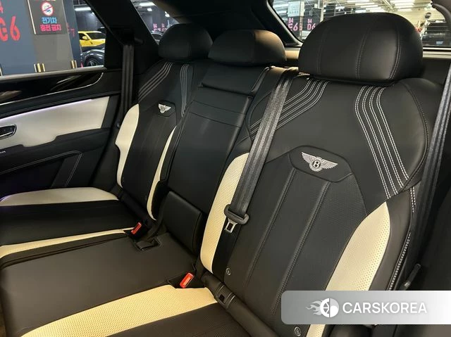 Bentley Bentayga 2023 Золотой из Кореи, фото 6