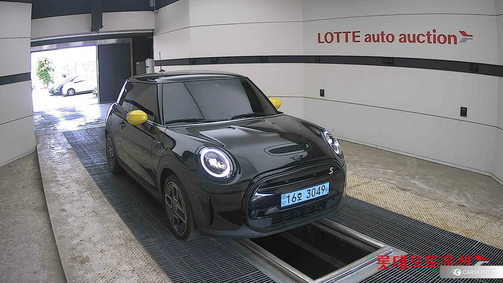 BMW MINI Cooper SE 2022 Midnight Black из Кореи, фото 6