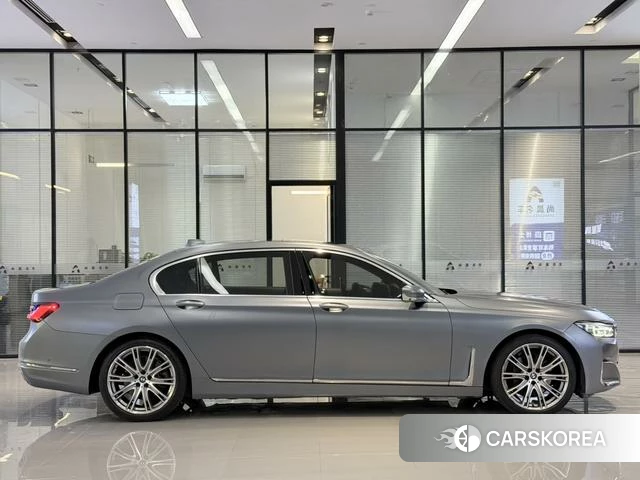 BMW 7 series 2021 Темно-серый из Китая, фото 6