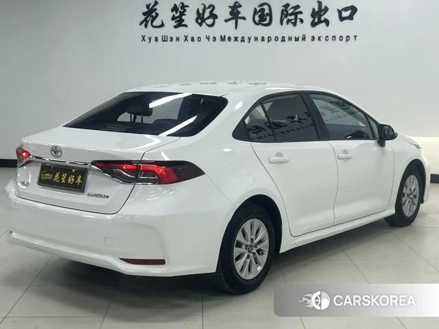 Toyota Corolla 2023 Белый из Китая, фото 6