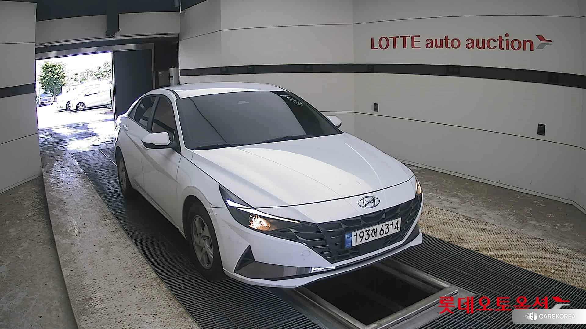 Hyundai Avante 2023 Polar White из Кореи, фото 6