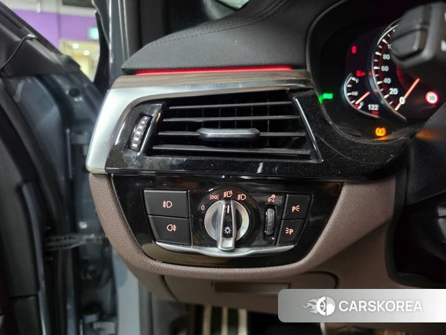 BMW 5 Series (G30) 2018 Серый из Кореи, фото 6