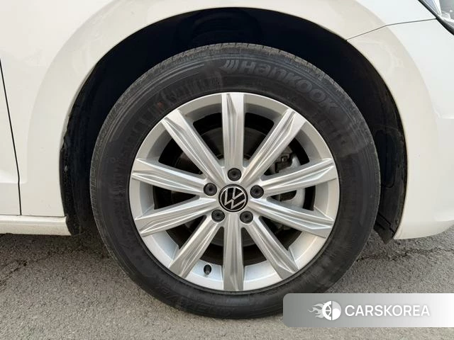 Volkswagen Touran L 2021 Белый из Китая, фото 6