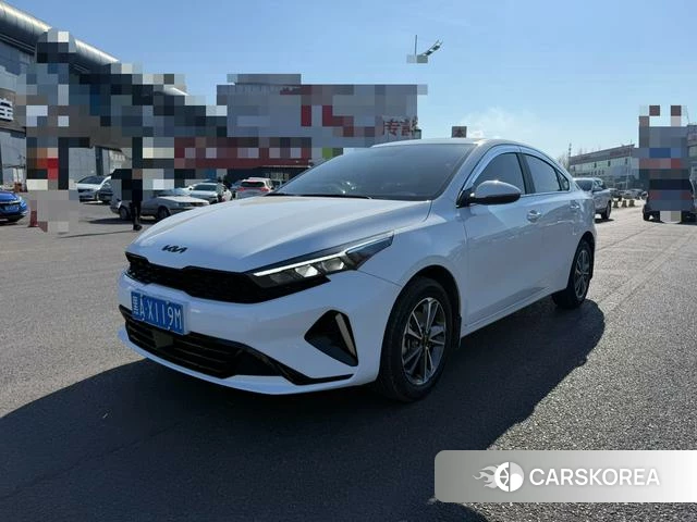 Kia K3 2023 Белый из Китая, фото 6