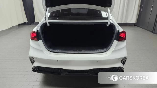 Kia The New K3 2nd generation 2023 Белый из Кореи, фото 6